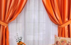 Оранжевые шторы: пример использования в интерьере